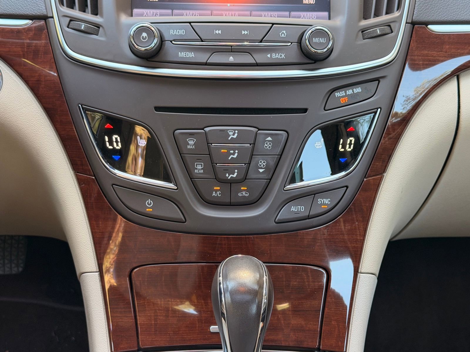 Used 2015 Buick Regal Premium w/ Experience Buick Package image 21