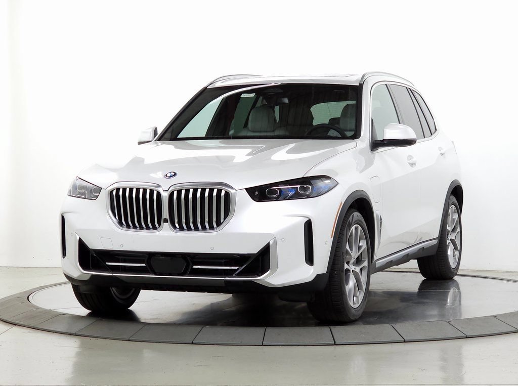 Used 2026 BMW X5 xDrive50e w/ Premium Package AWD/4WD image 3