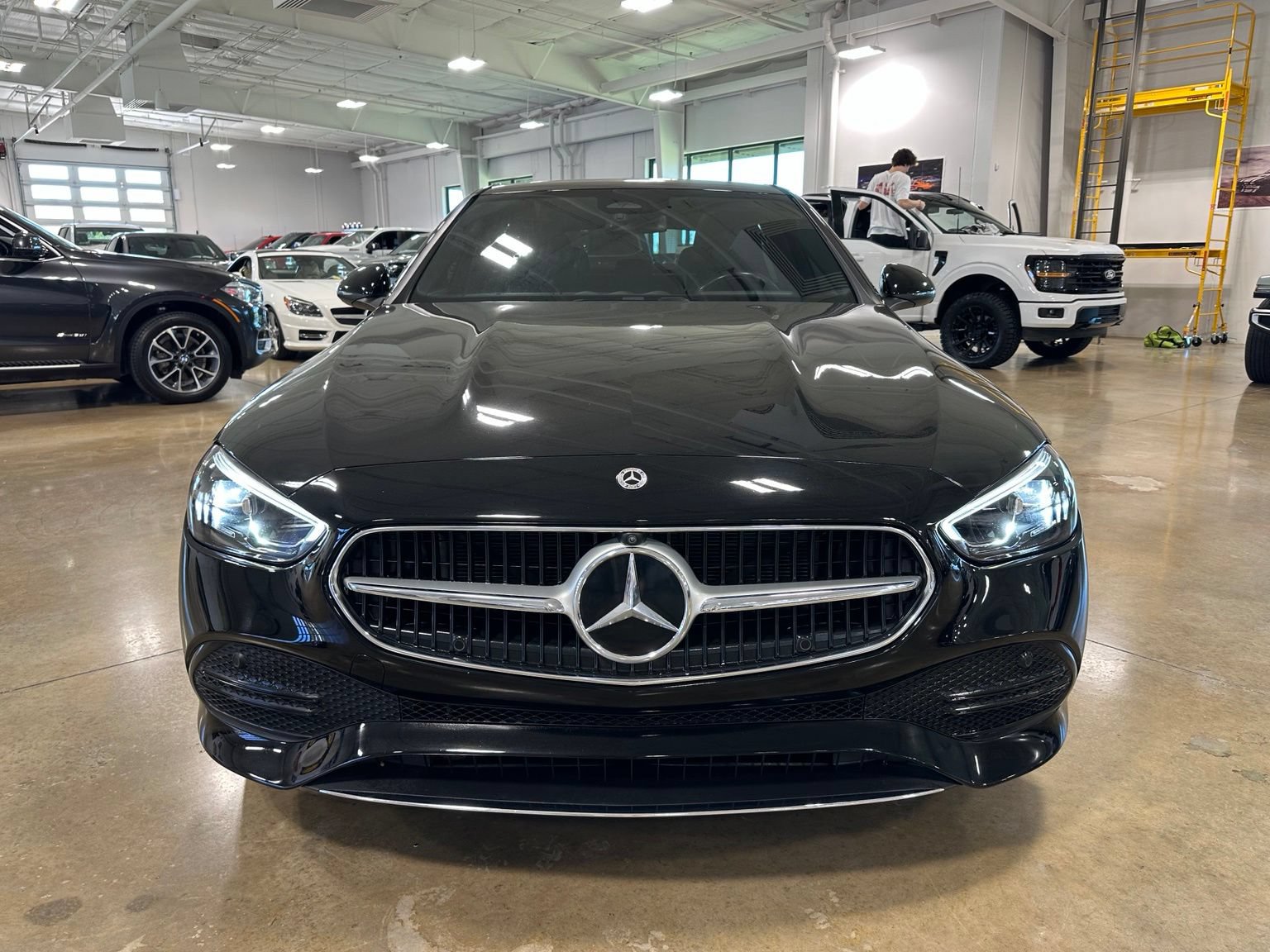 Used 2022 Mercedes-Benz C 300 4MATIC Sedan image 2