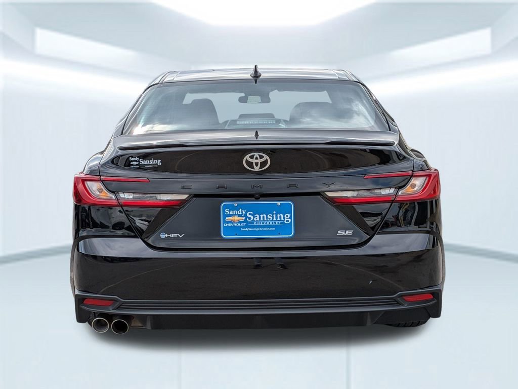 Used 2025 Toyota Camry SE image 5