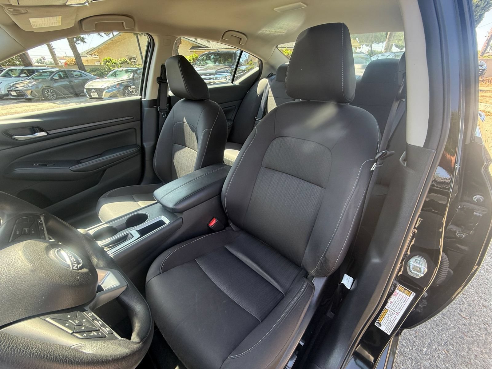 Used 2025 Nissan Altima 2.5 SV FWD image 33
