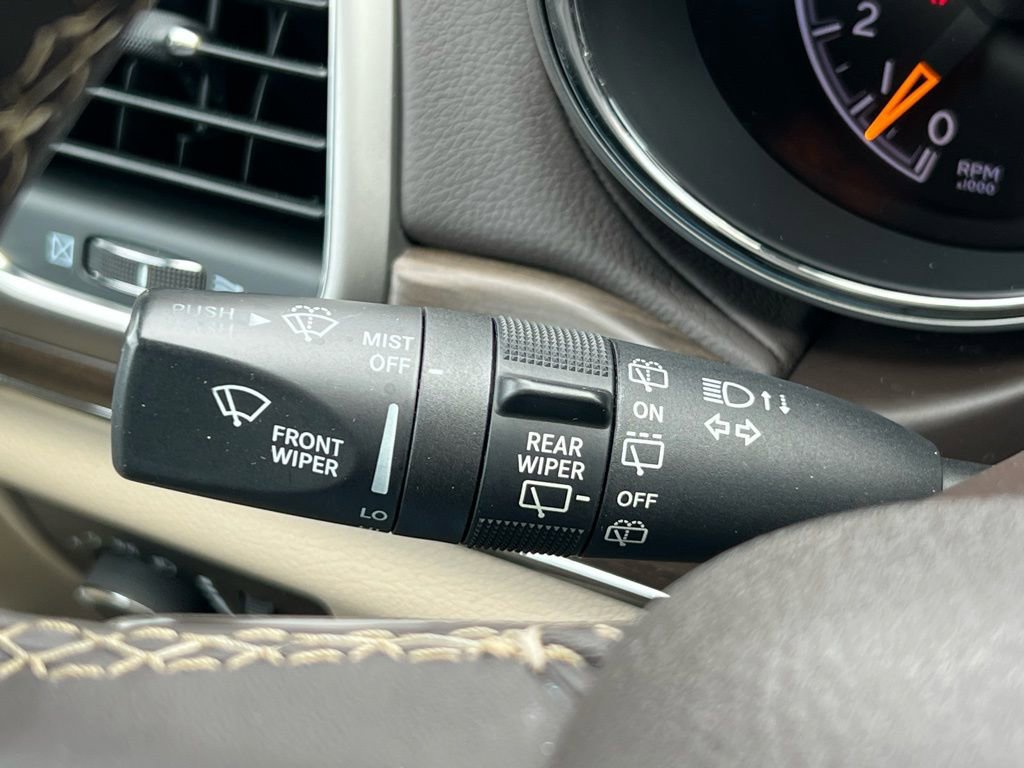 Used 2018 Jeep Grand Cherokee Overland image 34