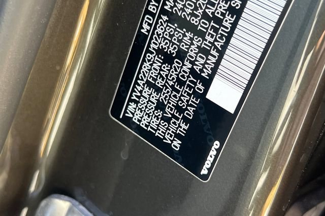 Used 2018 Volvo XC60 T6 Momentum w/ Convenience Package image 38