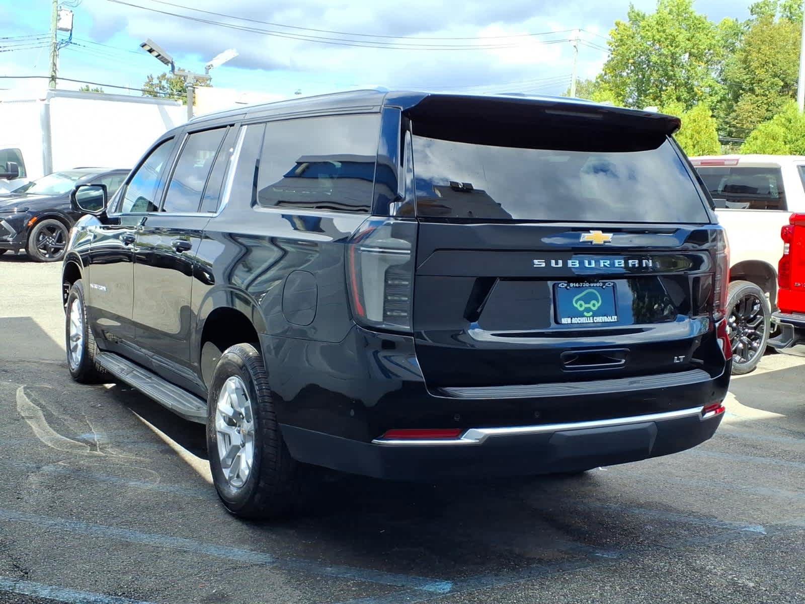 Used 2026 Chevrolet Suburban LT w/ Comfort Package AWD/4WD image 4