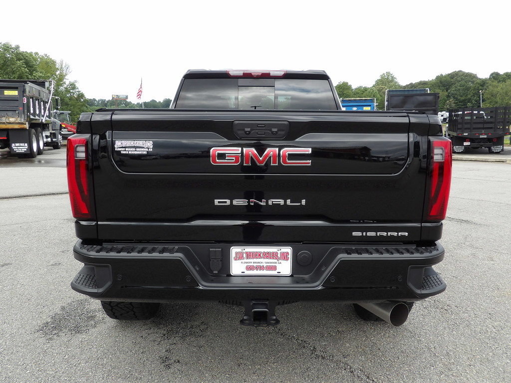 Used 2025 GMC Sierra 3500 Denali w/ Denali Reserve Package AWD/4WD image 6