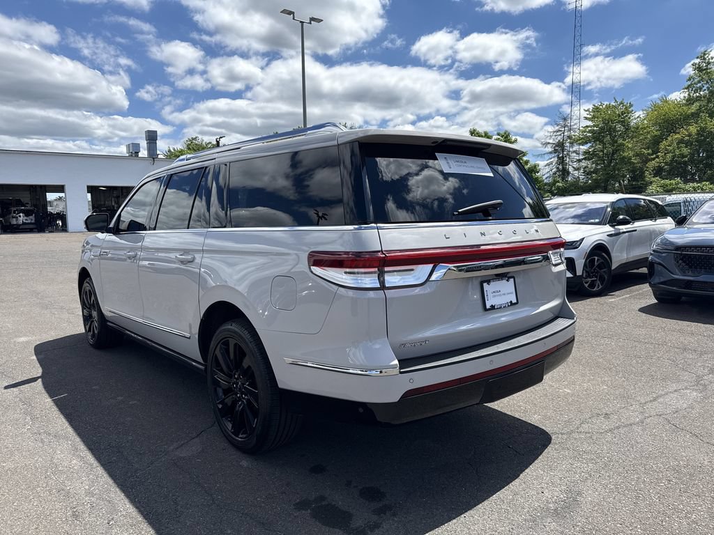Certified 2023 Lincoln Navigator L Reserve AWD/4WD image 3