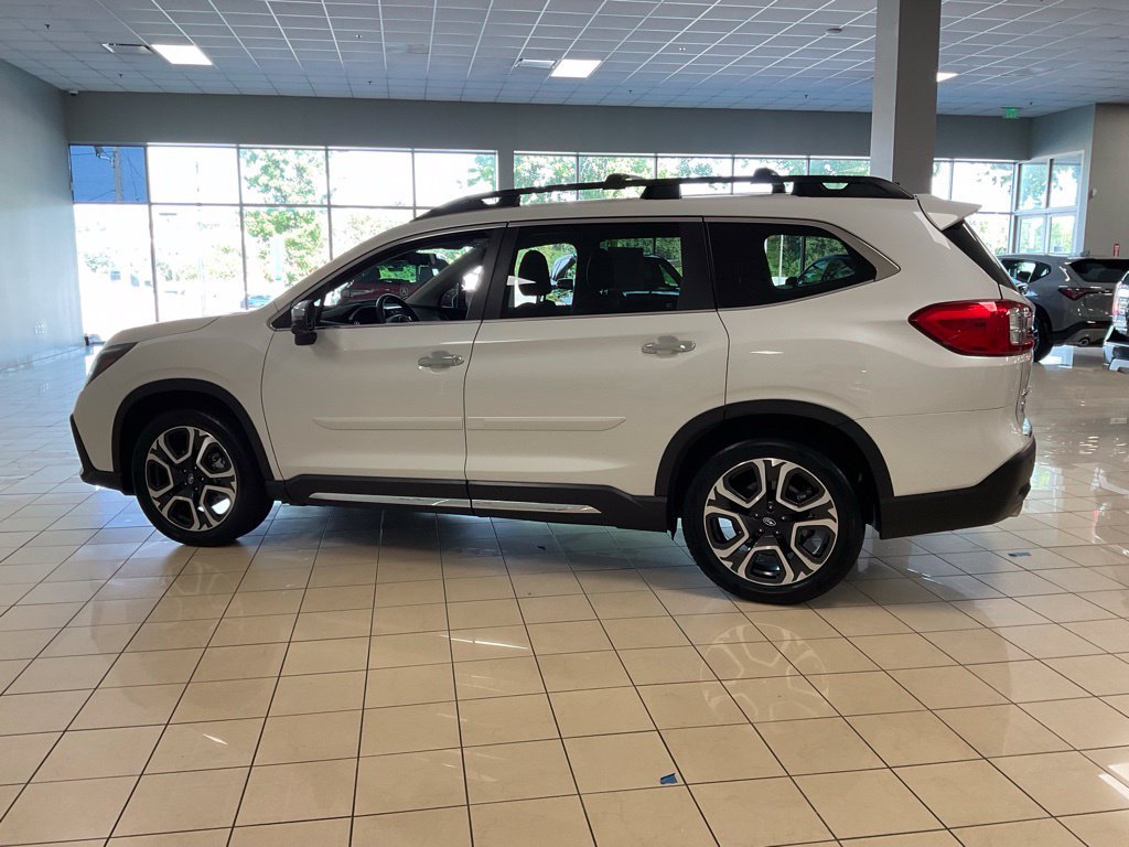 Used 2023 Subaru Ascent Touring AWD/4WD image 5