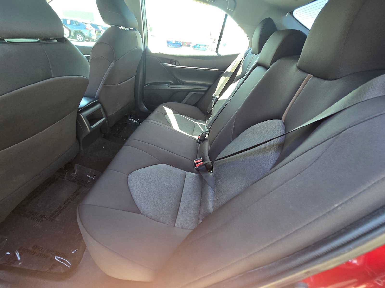 Used 2018 Toyota Camry LE FWD image 17