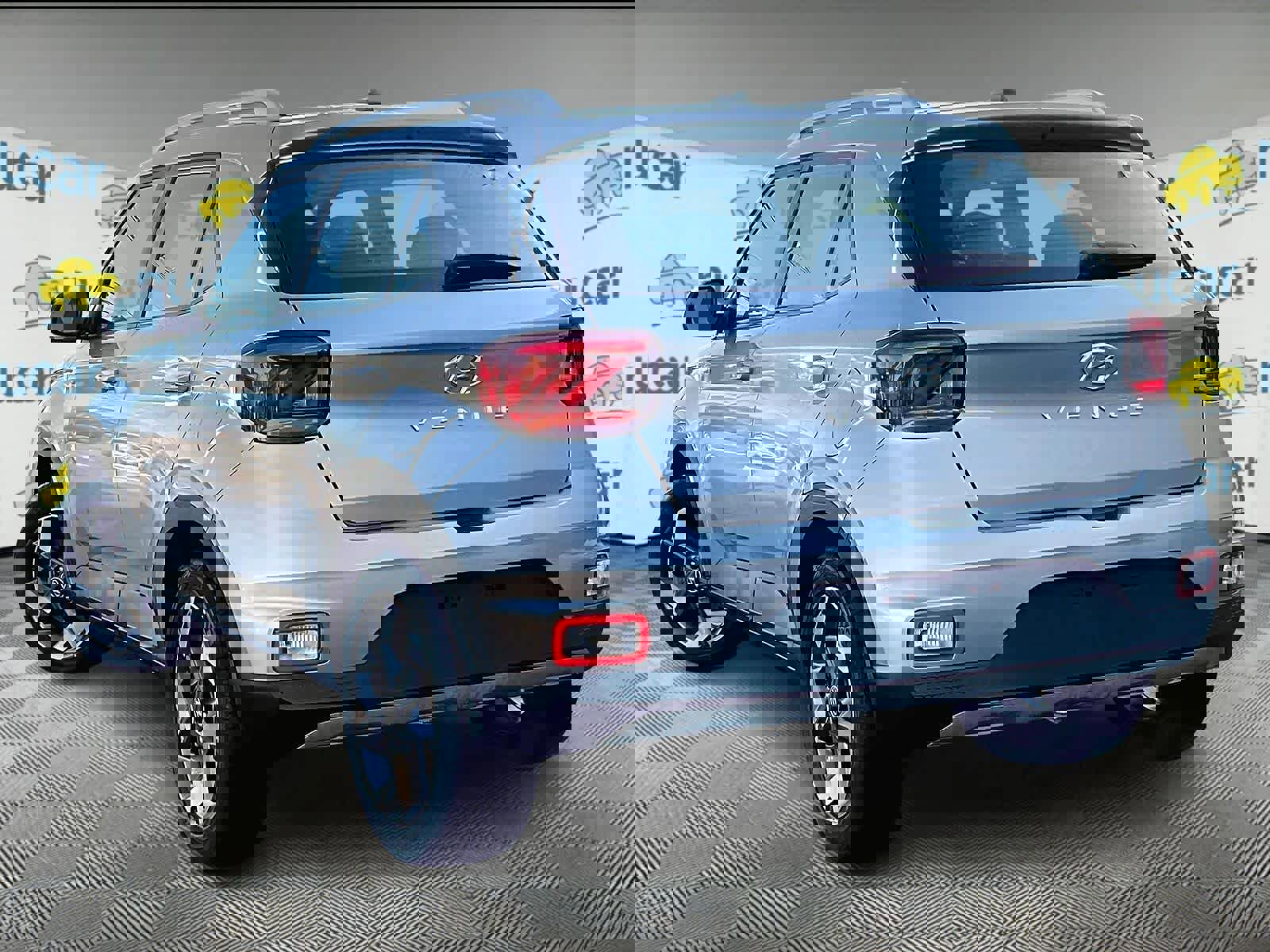 Used 2023 Hyundai Venue SEL image 4