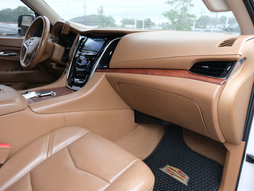 Used 2016 Cadillac Escalade Platinum AWD/4WD image 40