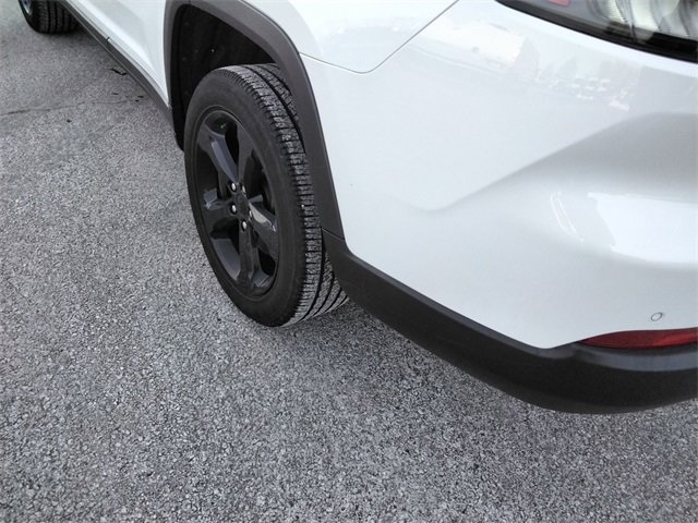 Used 2023 Jeep Grand Cherokee L Laredo image 20