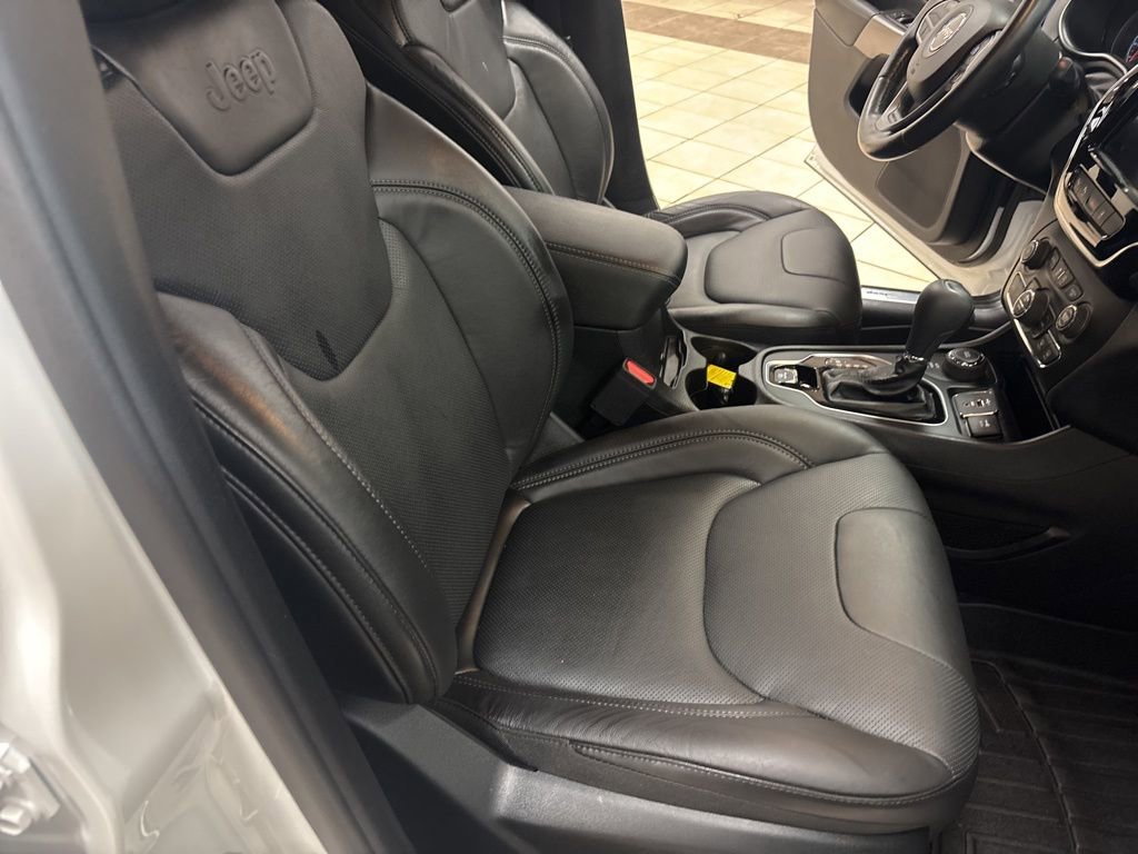 Used 2020 Jeep Cherokee Limited w/ Technology Group image 36