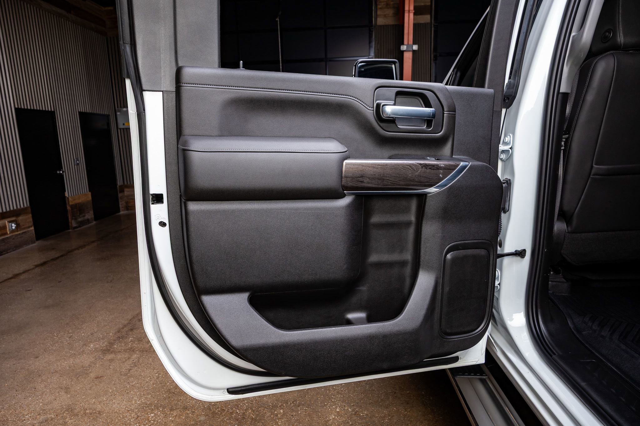 Used 2022 Chevrolet Silverado 2500 LTZ w/ LTZ Plus Package image 39