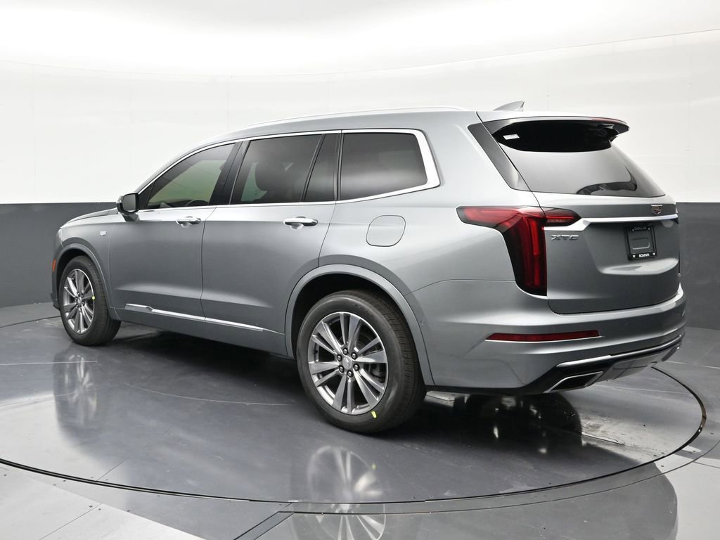 Certified 2023 Cadillac XT6 Premium Luxury w/ Technology Package FWD image 3