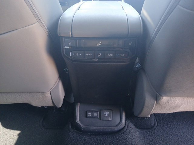 Used 2020 Toyota Highlander Platinum AWD/4WD image 15