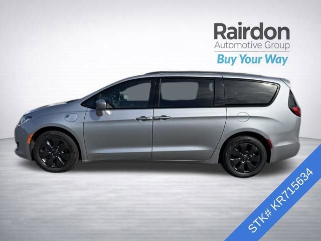 Used 2019 Chrysler Pacifica Touring-L w/ S Appearance Package image 4