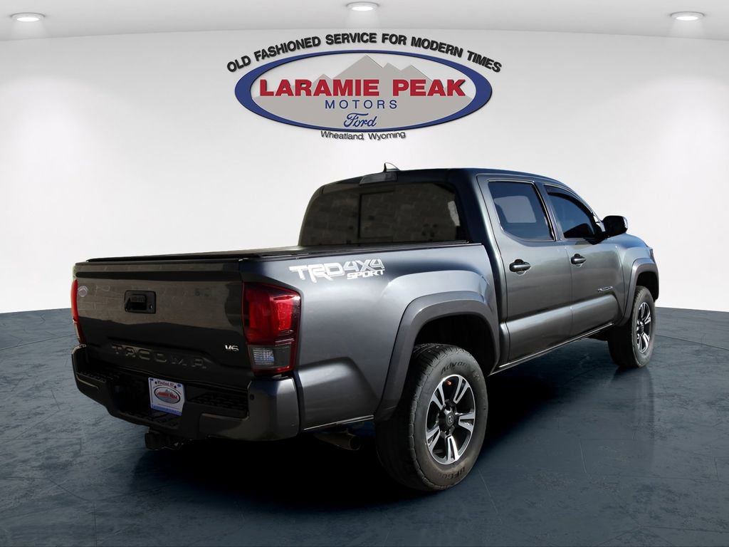 Used 2019 Toyota Tacoma TRD Sport image 4