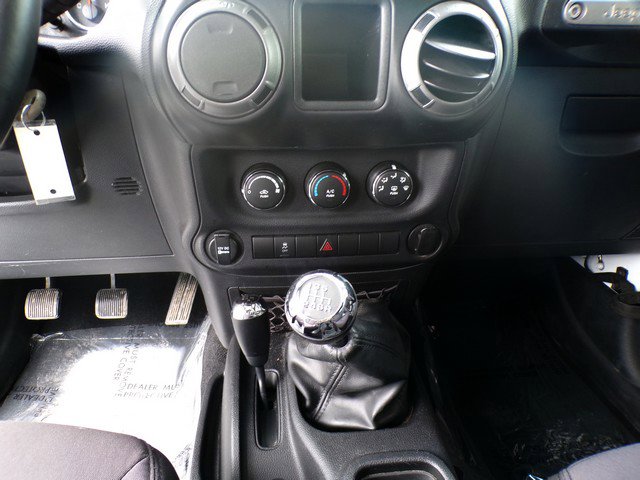 Used 2014 Jeep Wrangler Unlimited Sport w/ Connectivity Group image 14