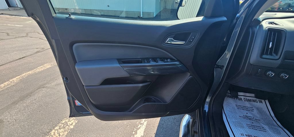 Used 2019 Chevrolet Colorado Z71 AWD/4WD image 11