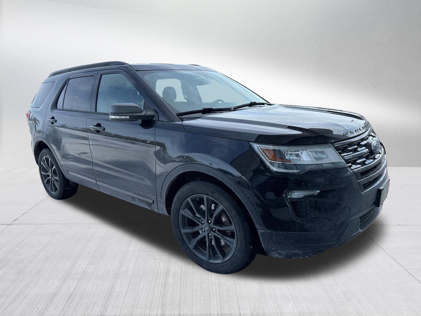 Used 2018 Ford Explorer XLT w/ Equipment Group 202A image 8