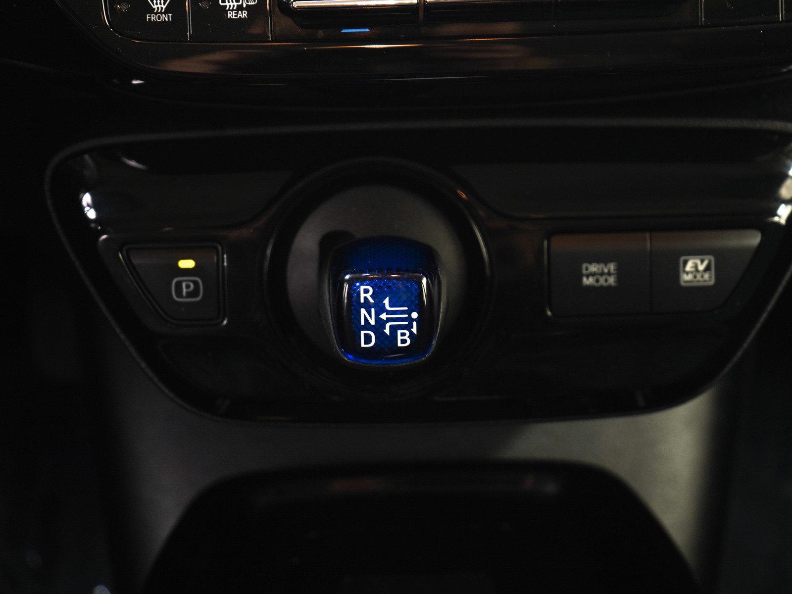 Used 2021 Toyota Prius XLE AWD/4WD image 16