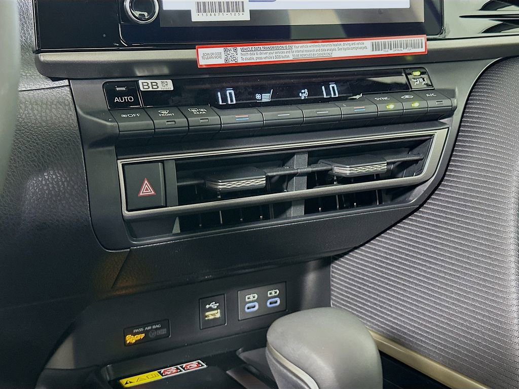 Used 2026 Toyota Camry SE image 14