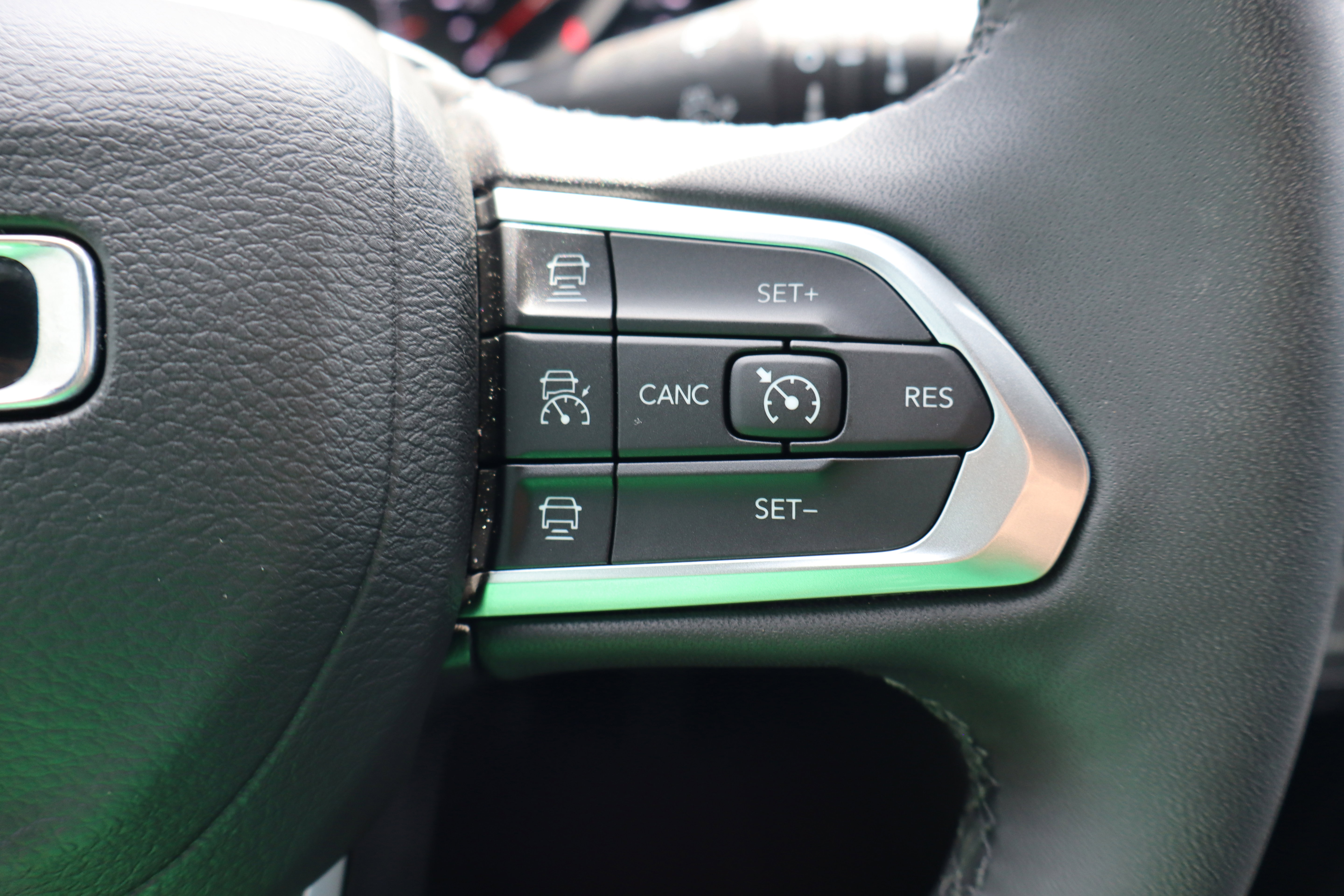 Used 2025 Jeep Compass Limited AWD/4WD image 16