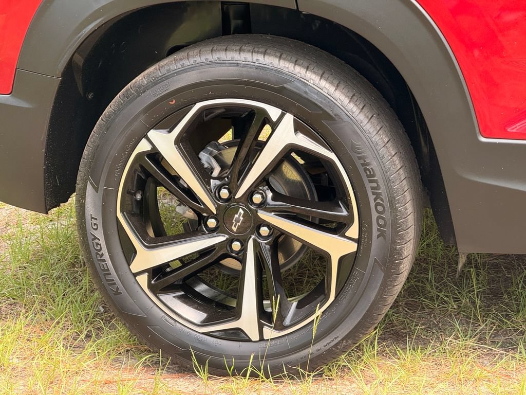 Used 2021 Chevrolet TrailBlazer RS w/ Technology Package FWD image 9