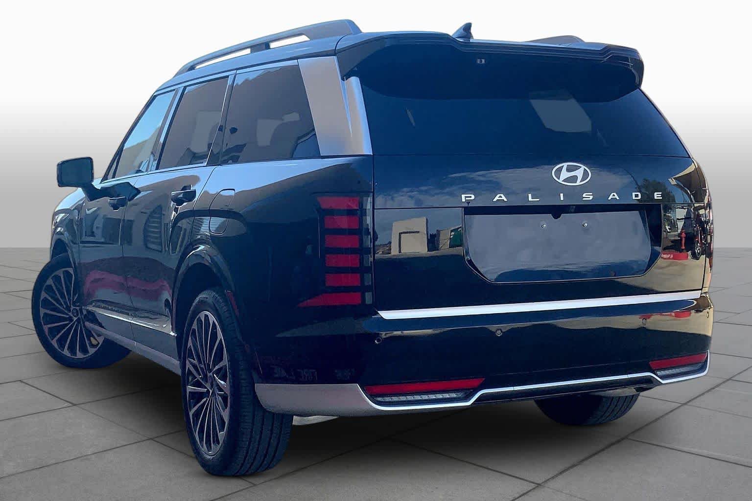 Used 2026 Hyundai Palisade Calligraphy FWD image 11