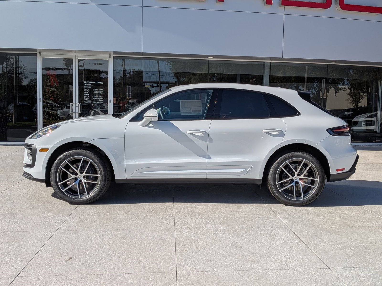 New 2026 Porsche Macan image 2