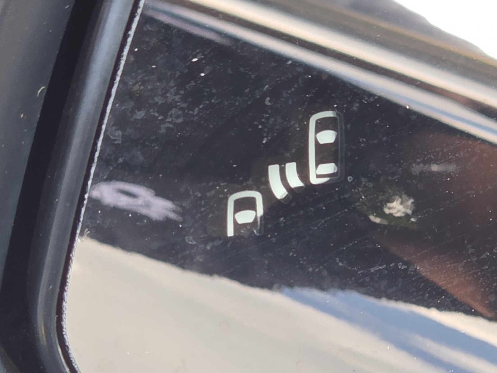Used 2022 Toyota Highlander XLE AWD/4WD image 17