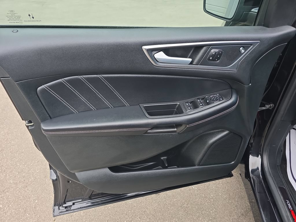 Used 2023 Ford Edge ST AWD/4WD image 10
