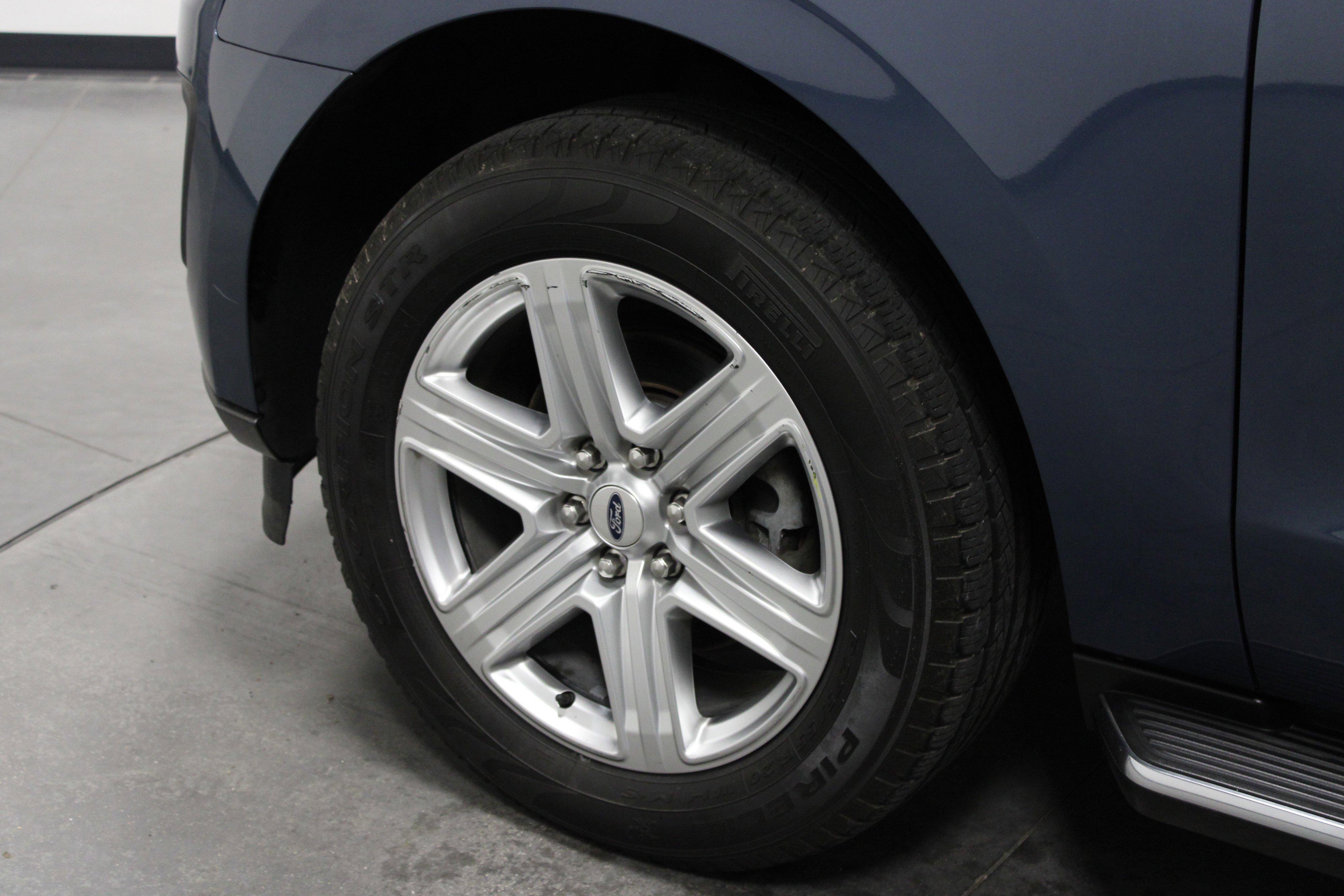 Used 2020 Ford Expedition XLT w/ Equipment Group 202A image 10