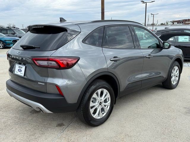 Certified 2025 Ford Escape Active w/ Cold Weather Package image 8