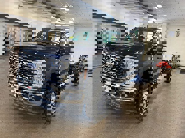 New 2024 Ford F550 4x4 Regular Cab Super Duty image 4