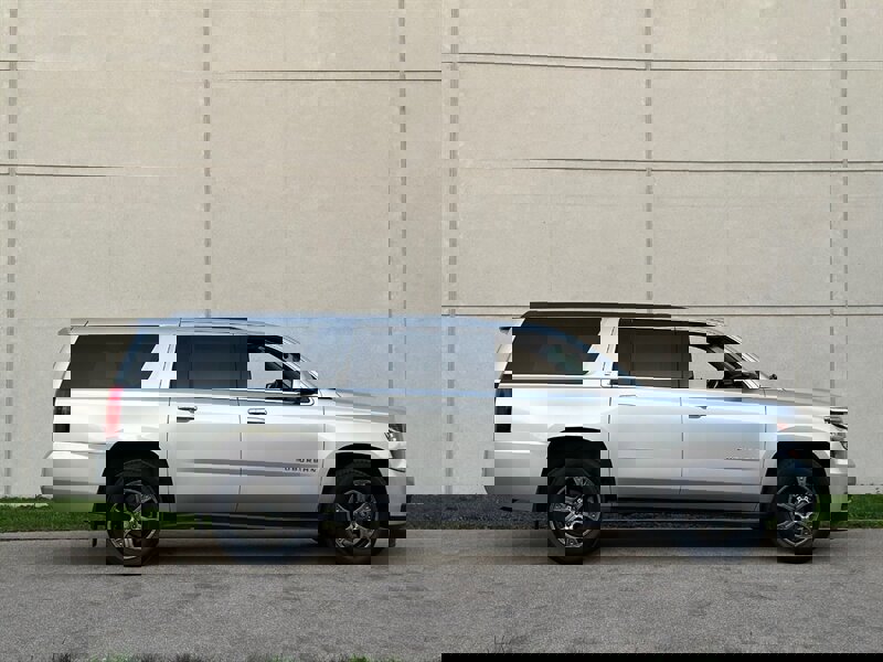 Used 2015 Chevrolet Suburban LT w/ Luxury Package image 7