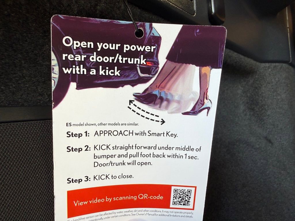 Certified 2024 Lexus RX 350h w/ Convenience Package image 14