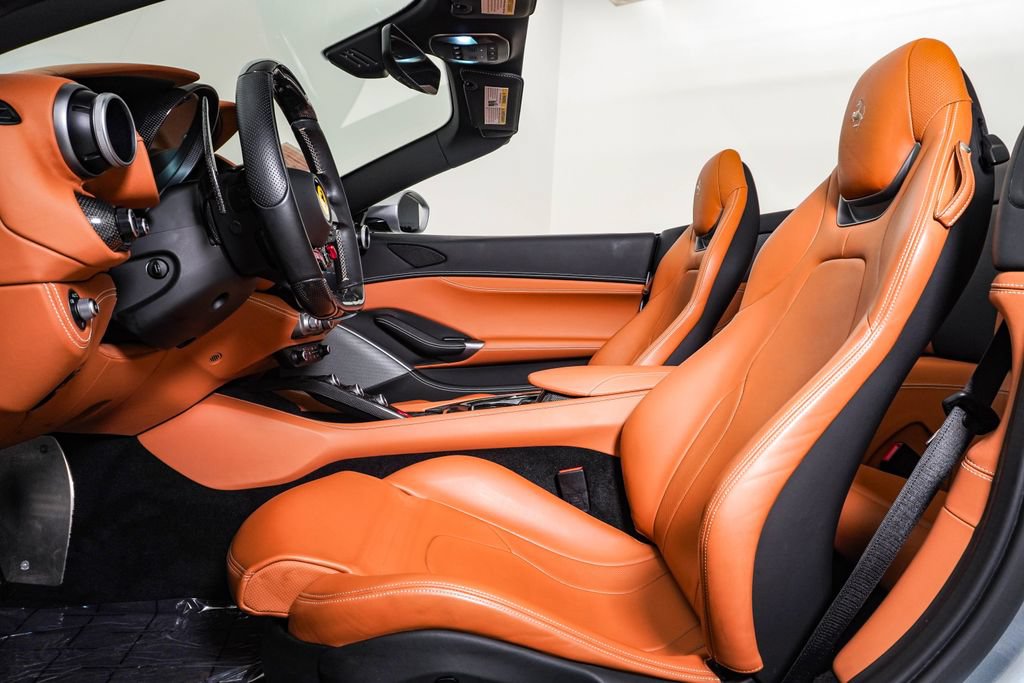 Used 2019 Ferrari Portofino RWD image 21