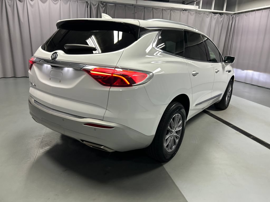 Used 2023 Buick Enclave Essence FWD image 7