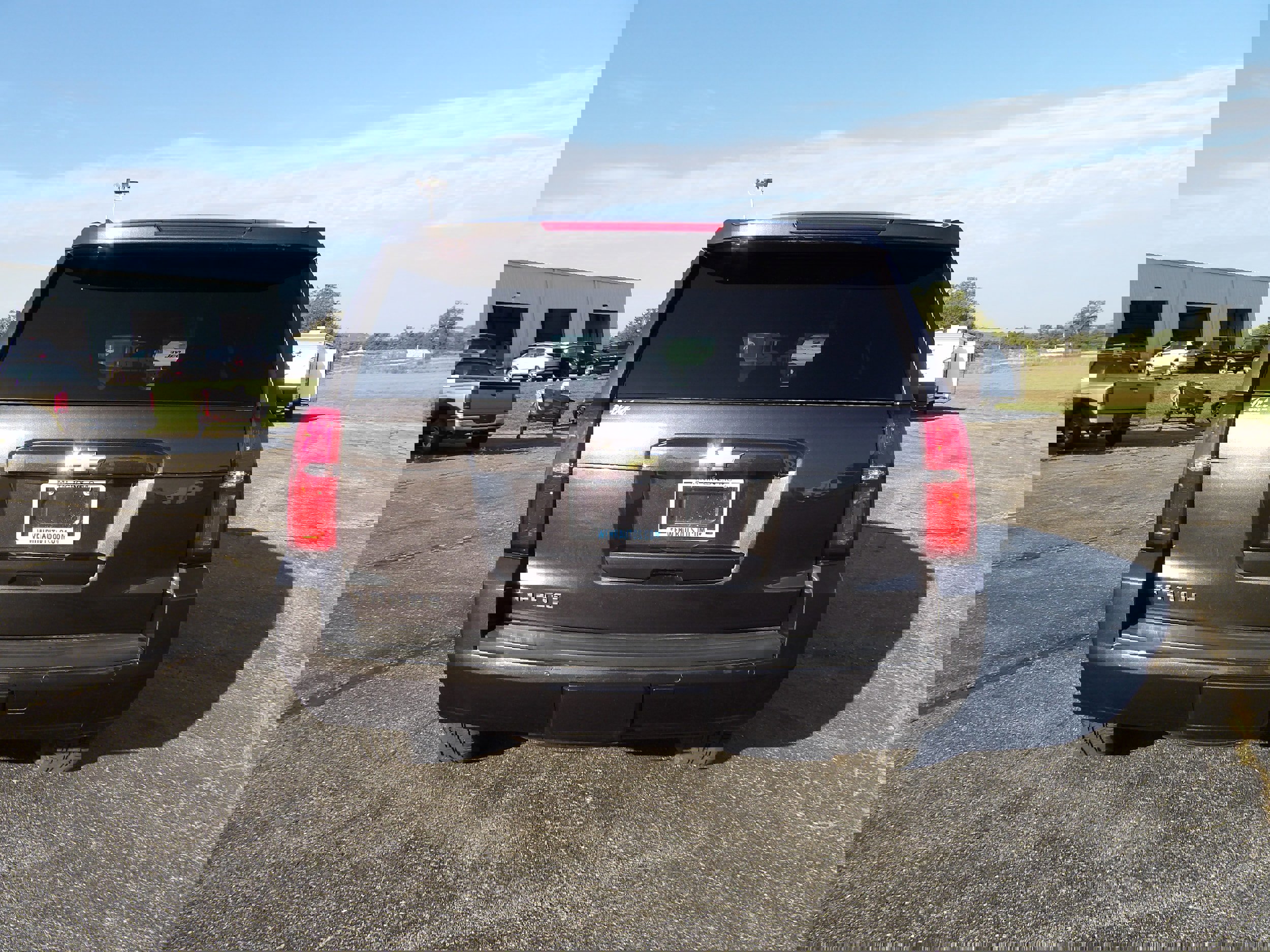 Used 2018 Chevrolet Tahoe LT w/ Luxury Package image 7