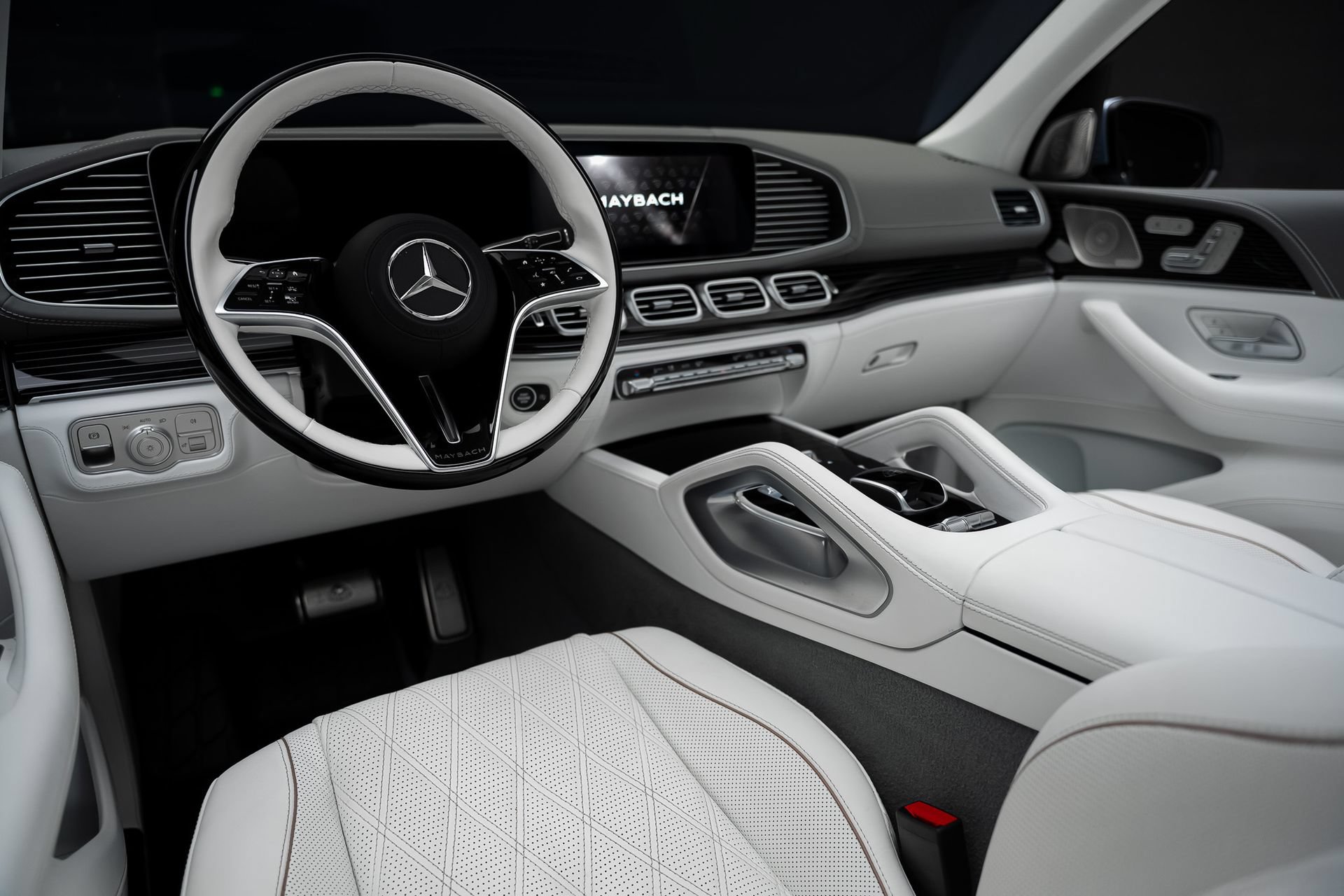 Used 2025 Mercedes-Benz Maybach GLS 600 4MATIC image 2