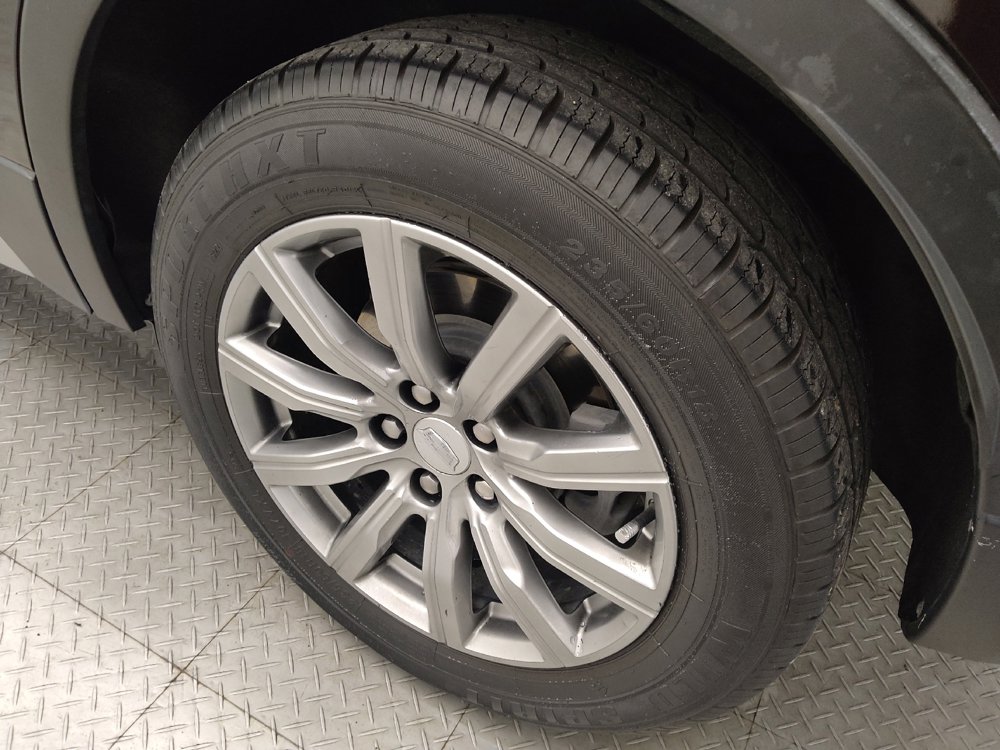 Used 2020 Cadillac XT4 Premium Luxury FWD image 31