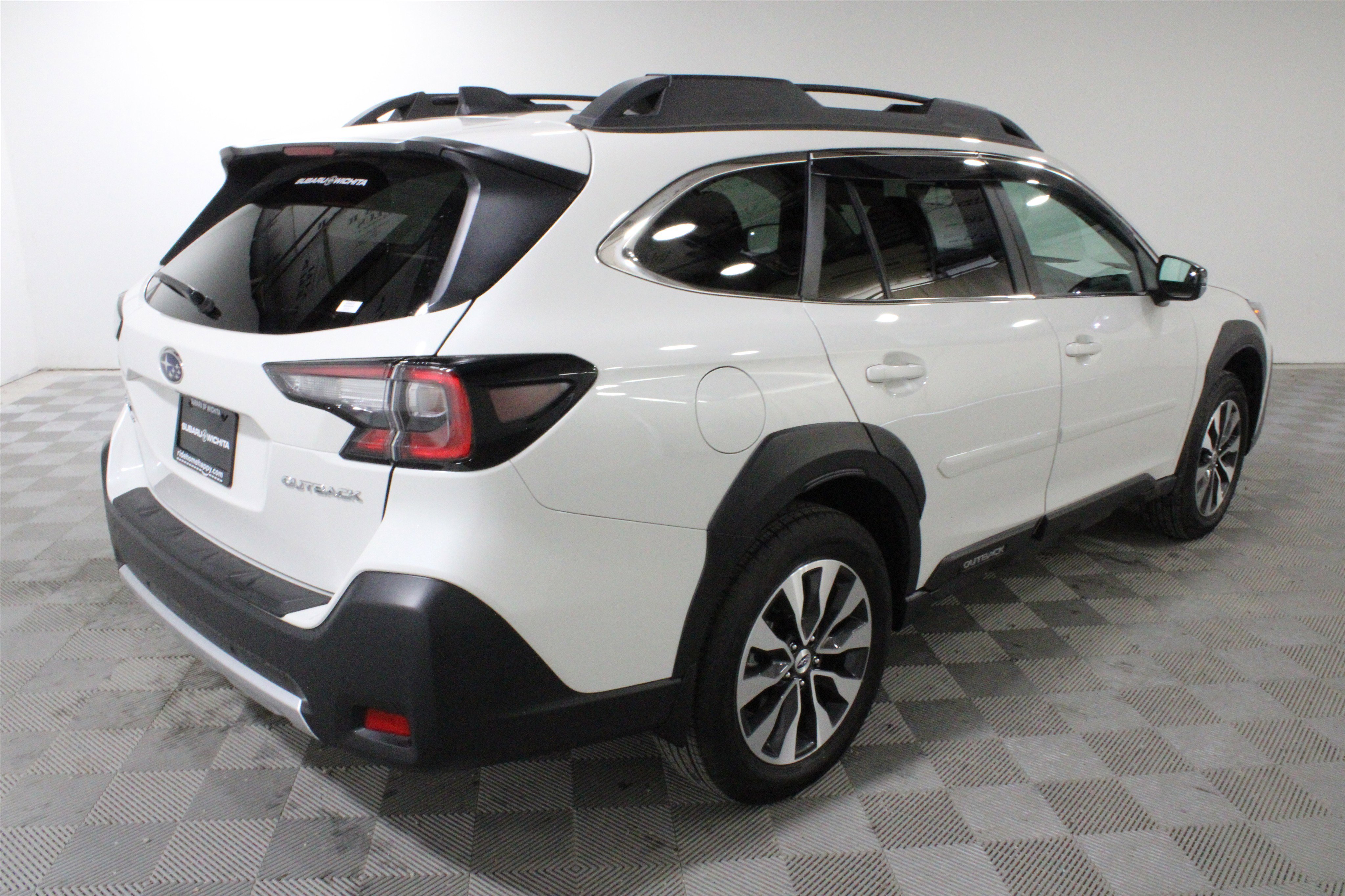 Certified 2025 Subaru Outback Limited AWD/4WD image 27