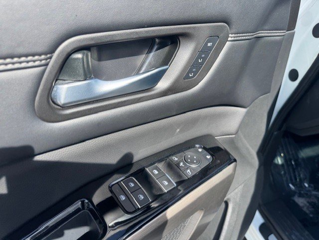 Used 2024 Nissan Pathfinder Platinum image 12