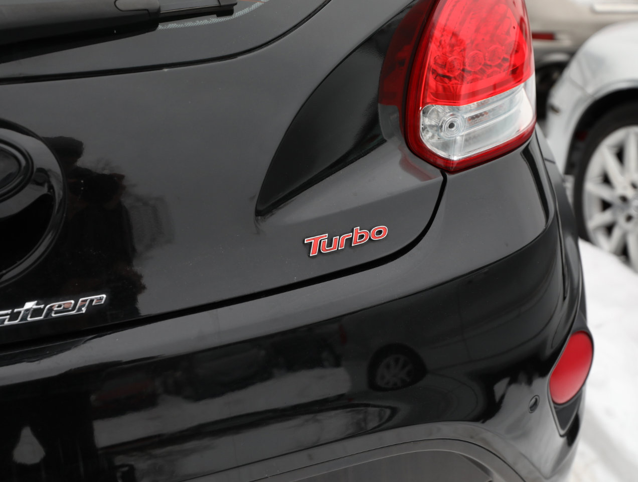 Used 2016 Hyundai Veloster Turbo w/ Option Group 04 image 8