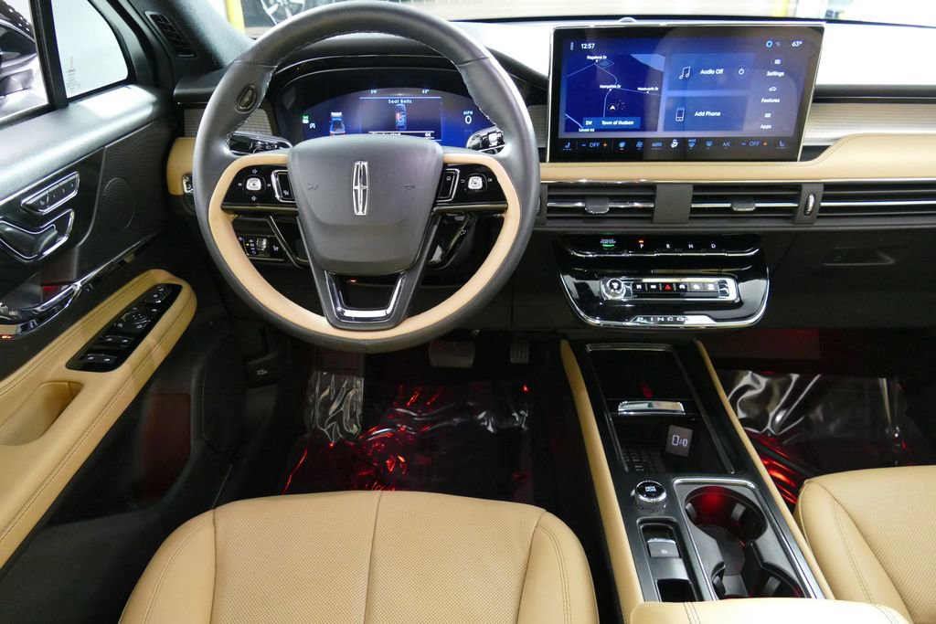 Used 2023 Lincoln Corsair Reserve w/ Equipment Group 201A image 7