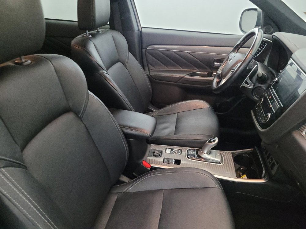Used 2019 Mitsubishi Outlander SEL image 21