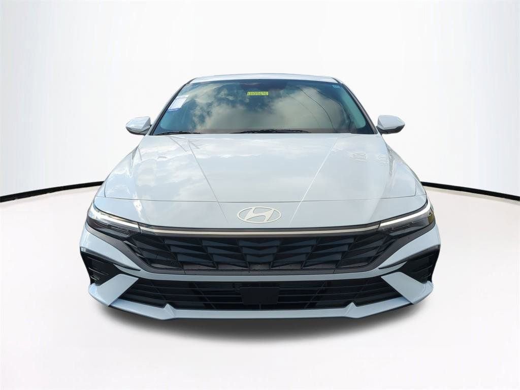 New 2026 Hyundai Elantra Limited image 3