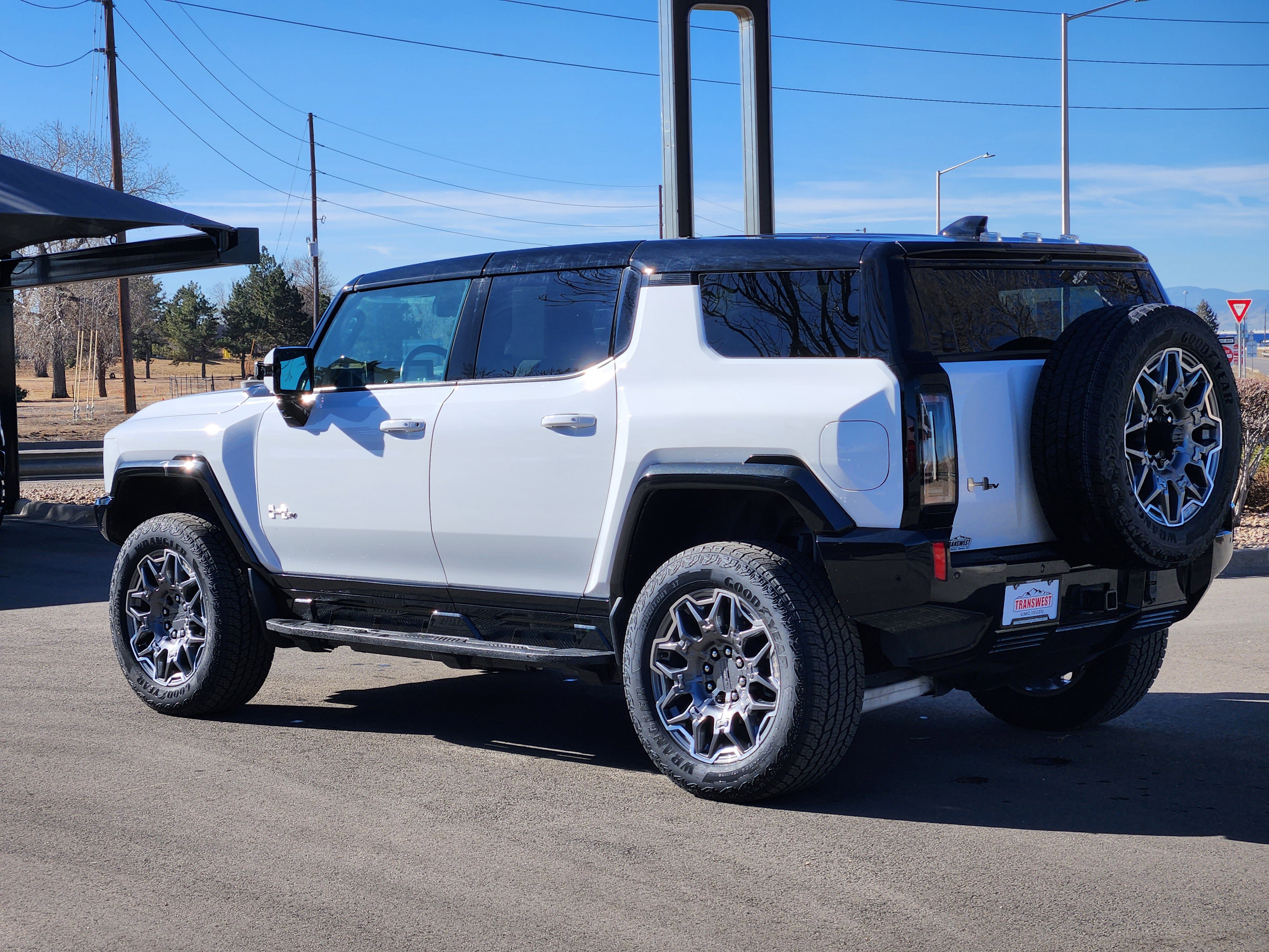 Certified 2024 GMC Hummer EV 3X w/ LPO, Illumination Package image 3
