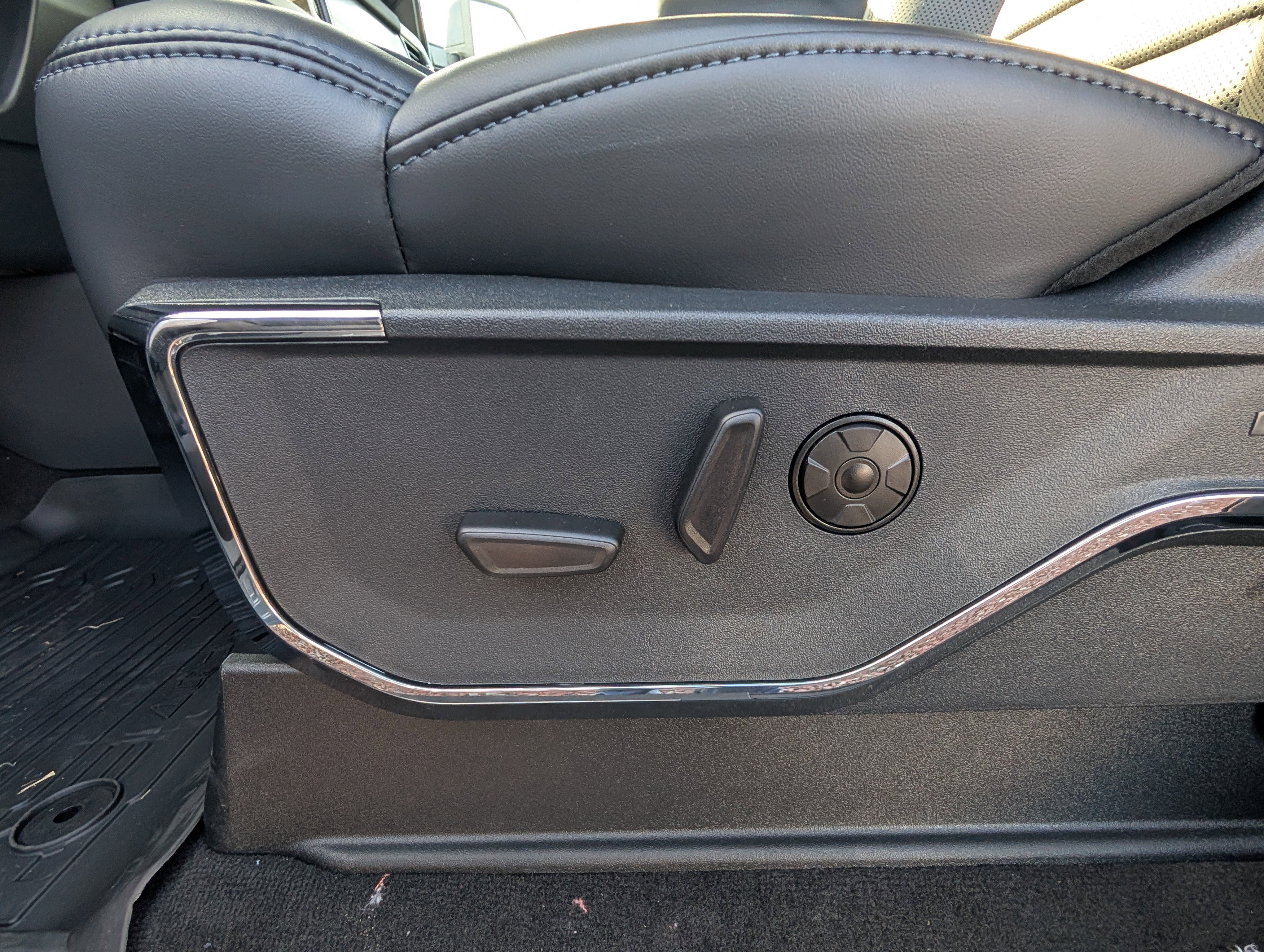 New 2026 Ford F250 Platinum w/ Tremor Off-Road Package image 21